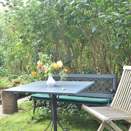 Вилла With Garden On The Edge Of The Forest